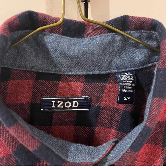 IZOD flannel - Picture 2 of 3
